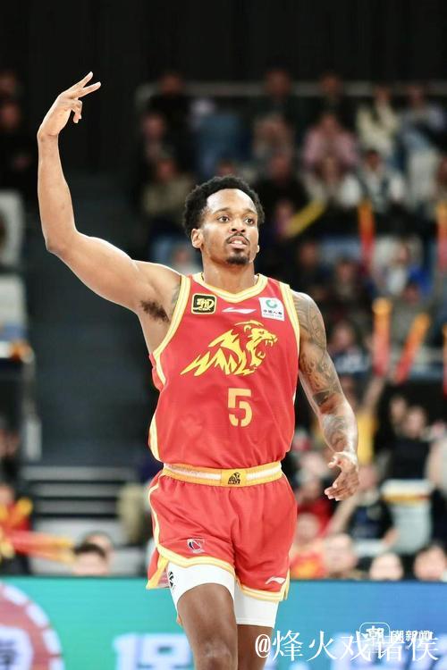 广厦险胜浙江!布朗40分+三分绝杀 江苏负天津 广厦险胜浙江!布朗40分+三分绝杀 江苏负天津